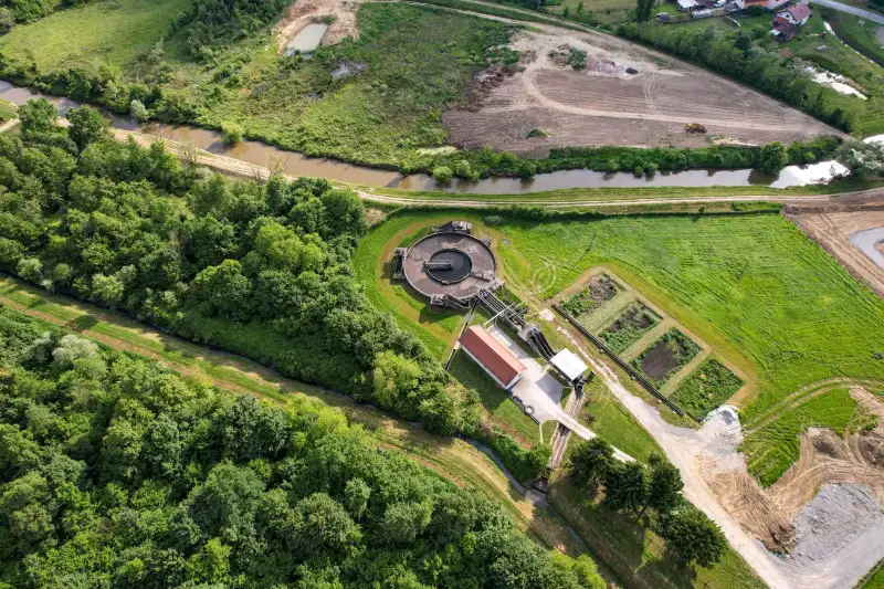 昆明臧培理化生实验台定制方案：从材质选型到施工安装全解析